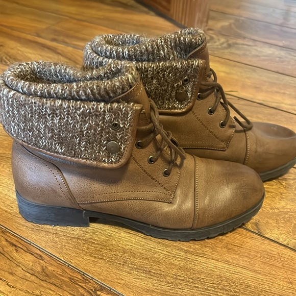 Boots! - Picture 2 of 7